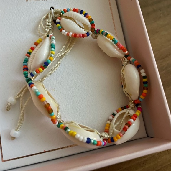 Adjustable Beaded Shell Bracelet - Picture 2 of 4